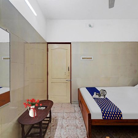 Spot On New Golden Star Guest House Near Thirumangalam Metro Station Chennai Exterior photo