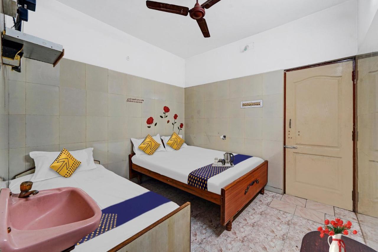 Spot On New Golden Star Guest House Near Thirumangalam Metro Station Chennai Exterior photo