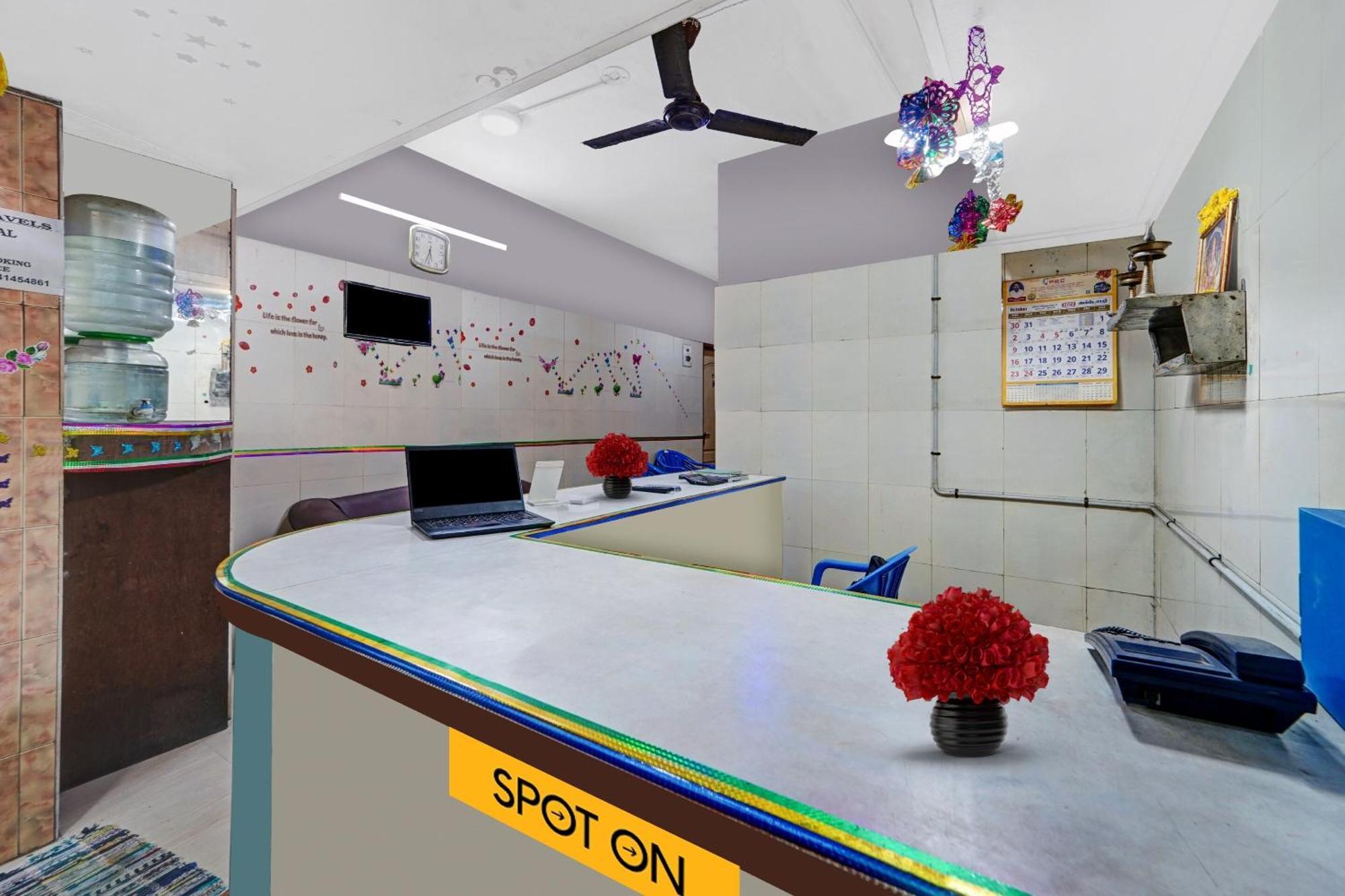 Spot On New Golden Star Guest House Near Thirumangalam Metro Station Chennai Exterior photo